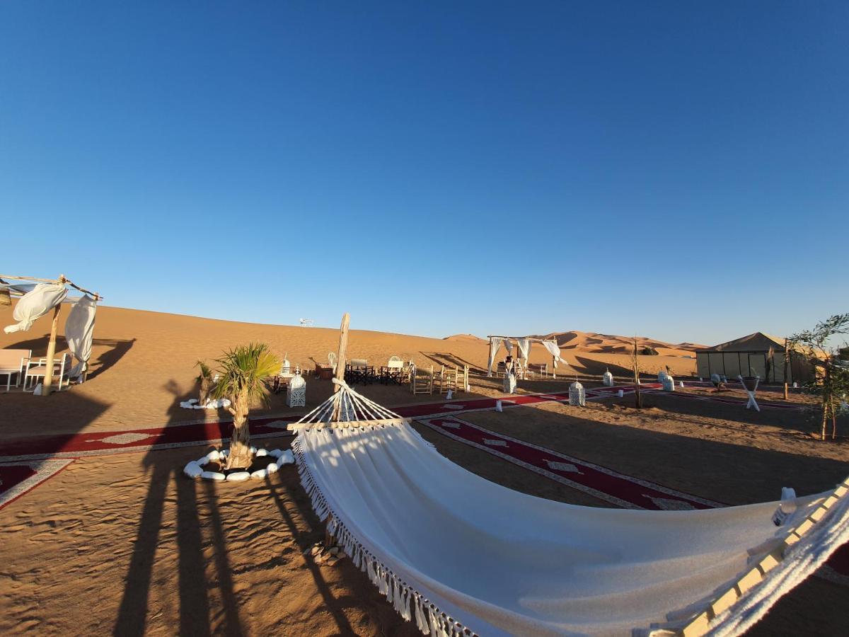 Desert Glamping Resort メルズーガ エクステリア 写真